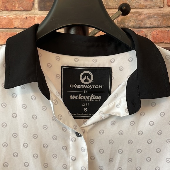 Blizzard Overwatch Classic Print Sleeveless Button up Blouse - Picture 4 of 10